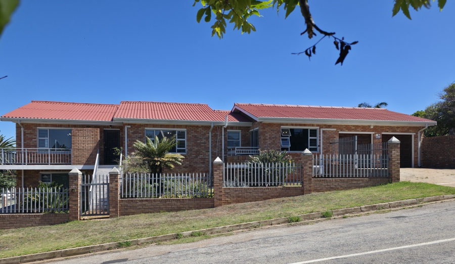 4 Bedroom Property for Sale in Noorsekloof Eastern Cape